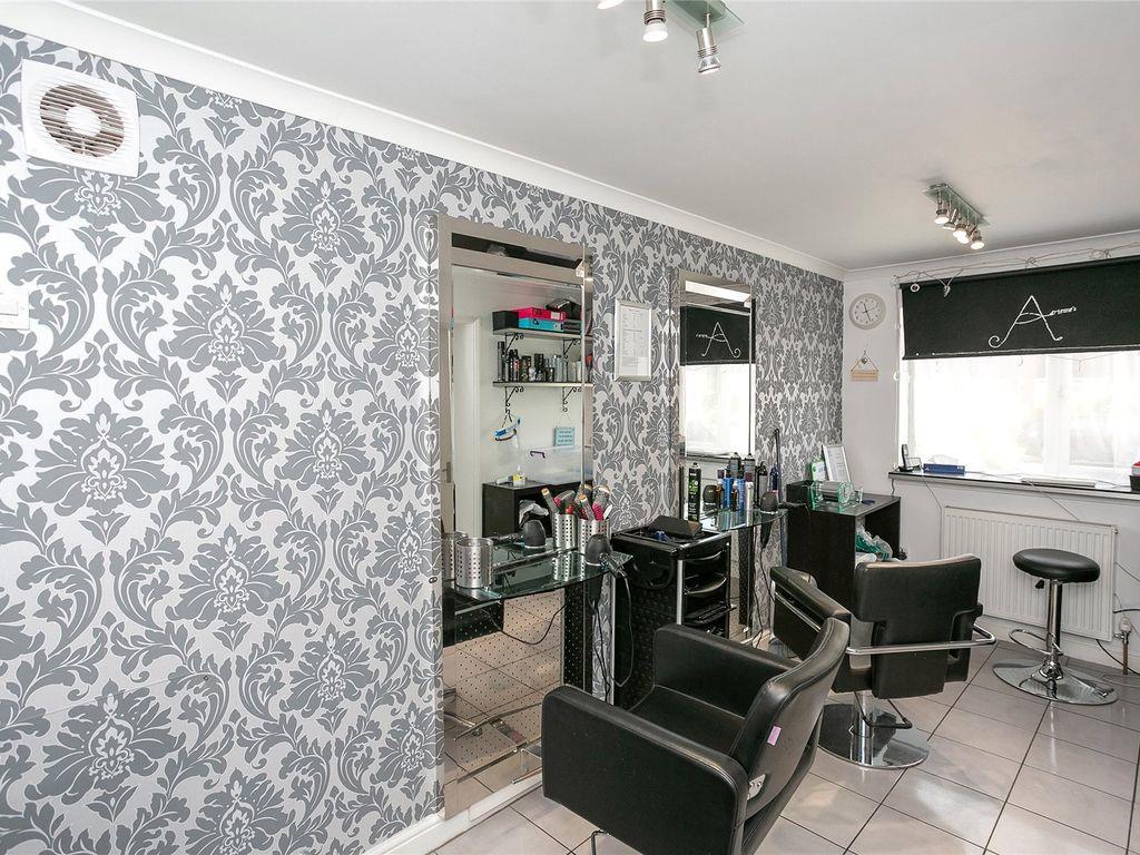 Farm Way, Bushey